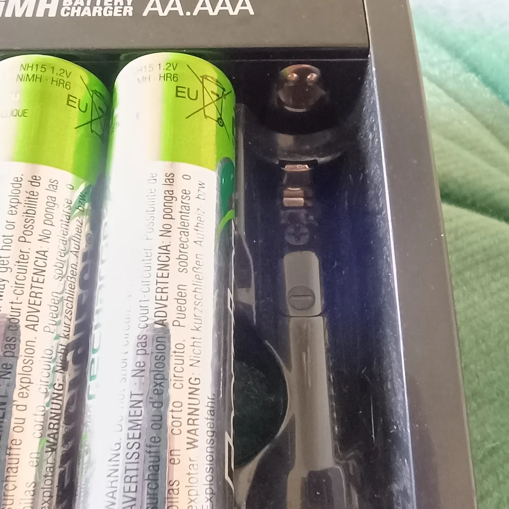 Energizer Black and Green Battery Charger